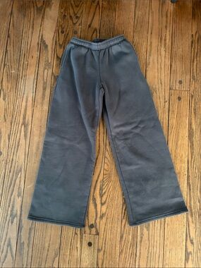 Edikted Wide-Leg Track Pants - Charcoal Gray with Pink Bow Detail